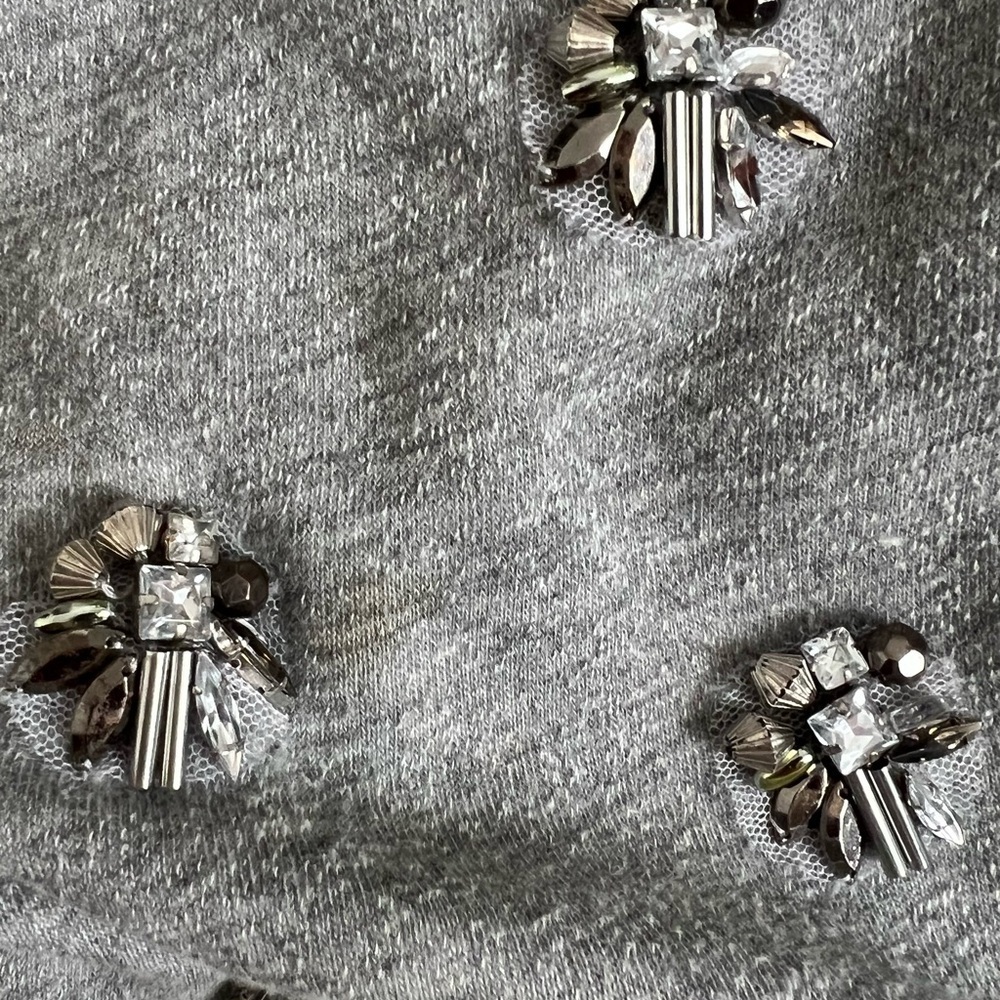 Anthropologie 2pc Bundle Silver Gray Gem Detail Sweater + Flutter Cap Sleeve tee - Picture 14 of 16